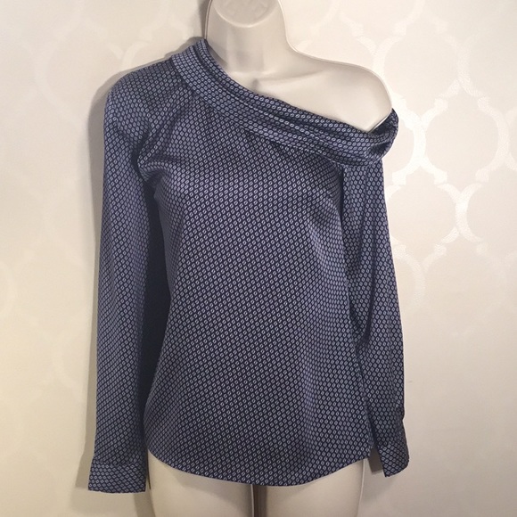 Banana Republic Tops - BANANA REPUBLIC NAVY ONE SHOULDER TOP